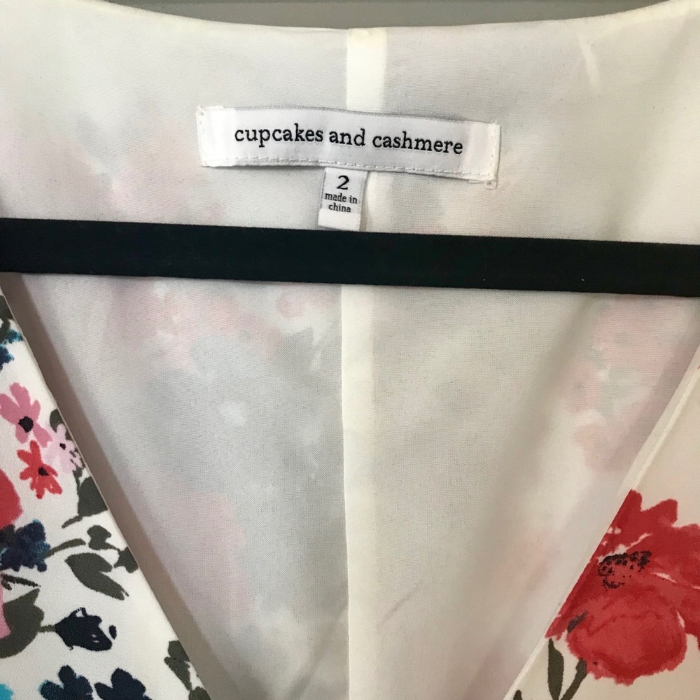 Cupcakes and Cashmere Kirei Floral Romper - Picture 4 of 8